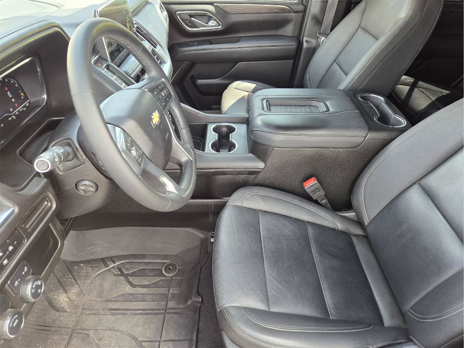 Used 2024 Chevrolet Tahoe LT w/ Luxury Package RWD image 12