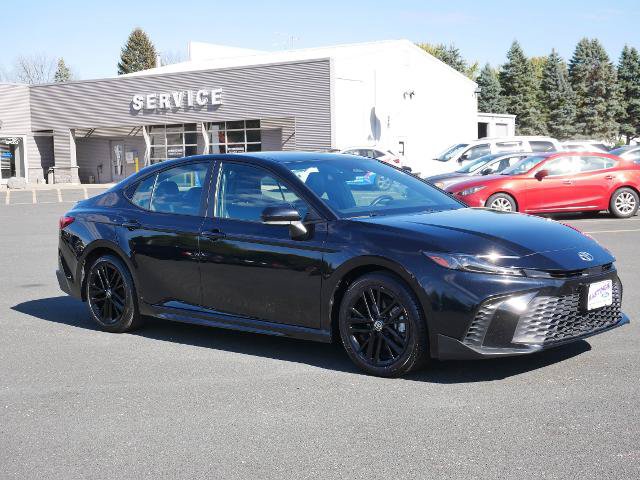 Used 2025 Toyota Camry SE FWD image 7