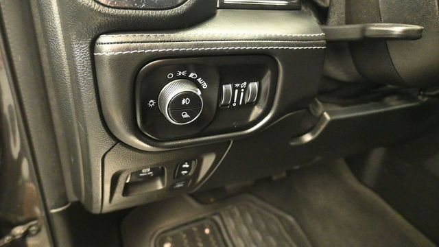 Used 2022 RAM 1500 Limited w/ Body Color Bumper Group AWD/4WD image 15