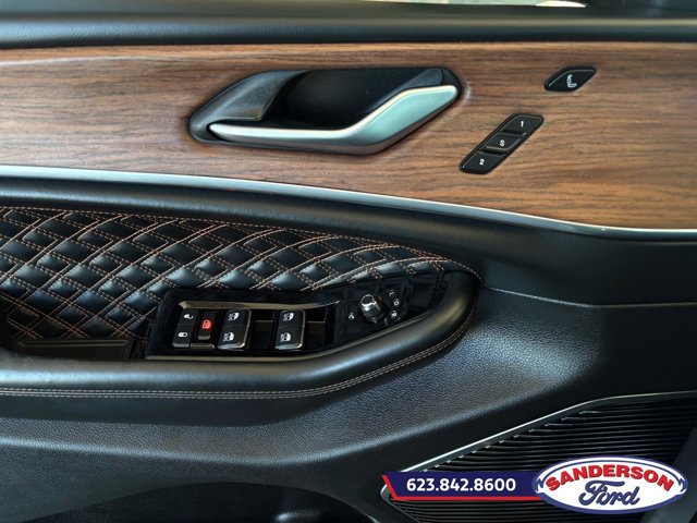 Used 2022 Jeep Grand Cherokee Summit w/ Advanced Protech Group IV AWD/4WD image 10