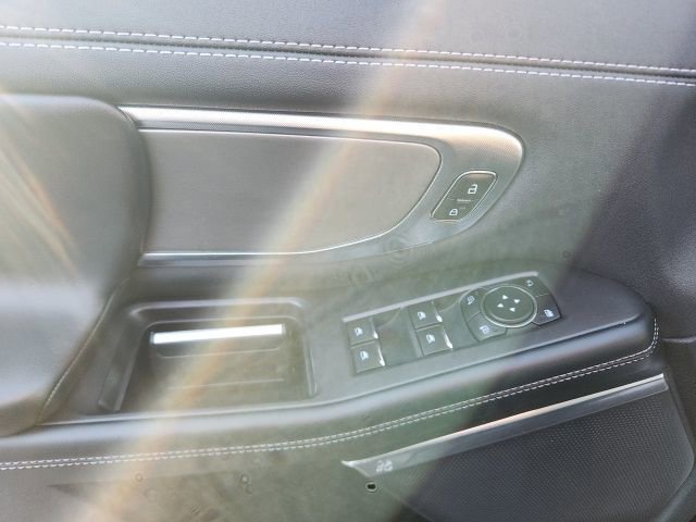 Certified 2025 Ford Expedition Max Platinum image 9