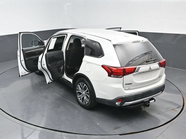 Used 2018 Mitsubishi Outlander SE AWD/4WD image 27