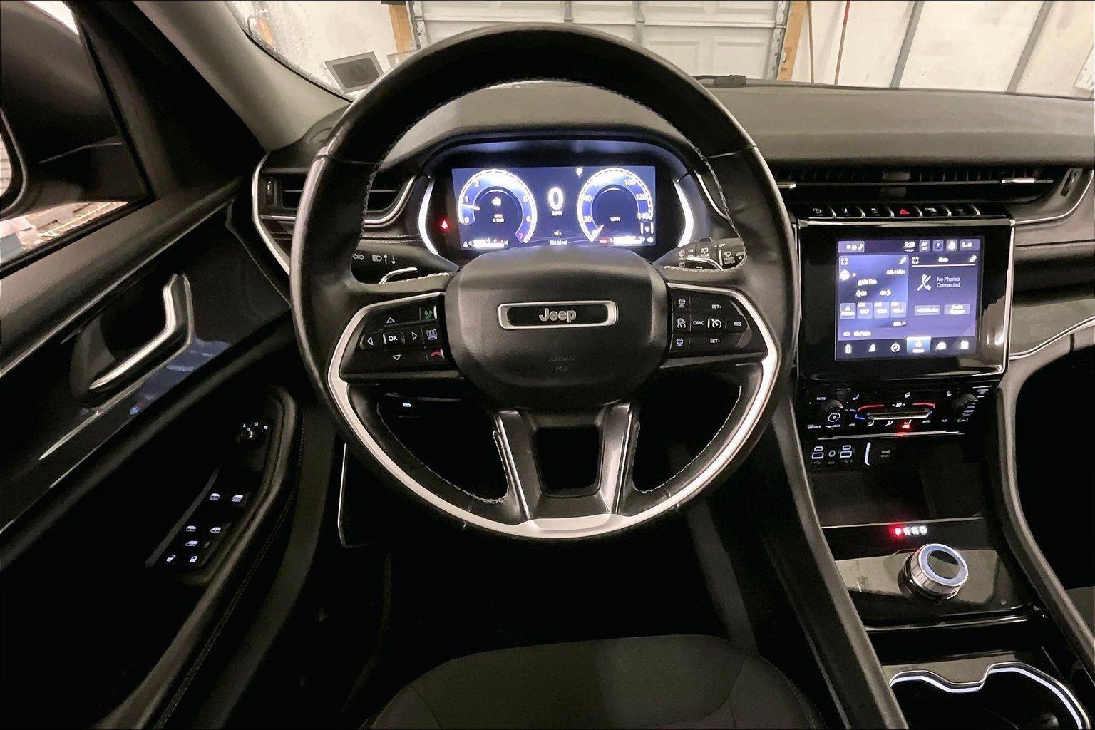 Used 2021 Jeep Grand Cherokee L Laredo w/ Luxury Tech Group I image 5