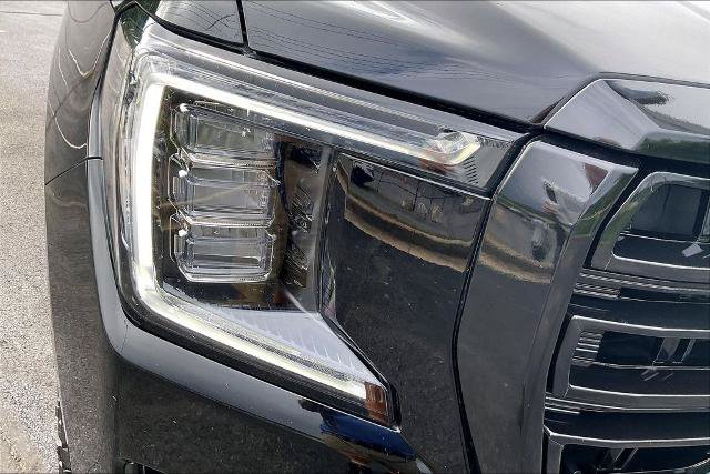 Used 2023 GMC Yukon SLT w/ SLT Premium Package AWD/4WD image 29