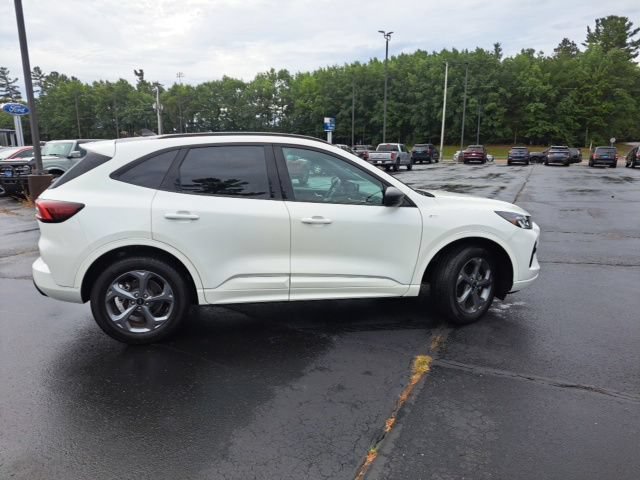 Certified 2024 Ford Escape ST-Line w/ Tech Pack #1 AWD/4WD image 9