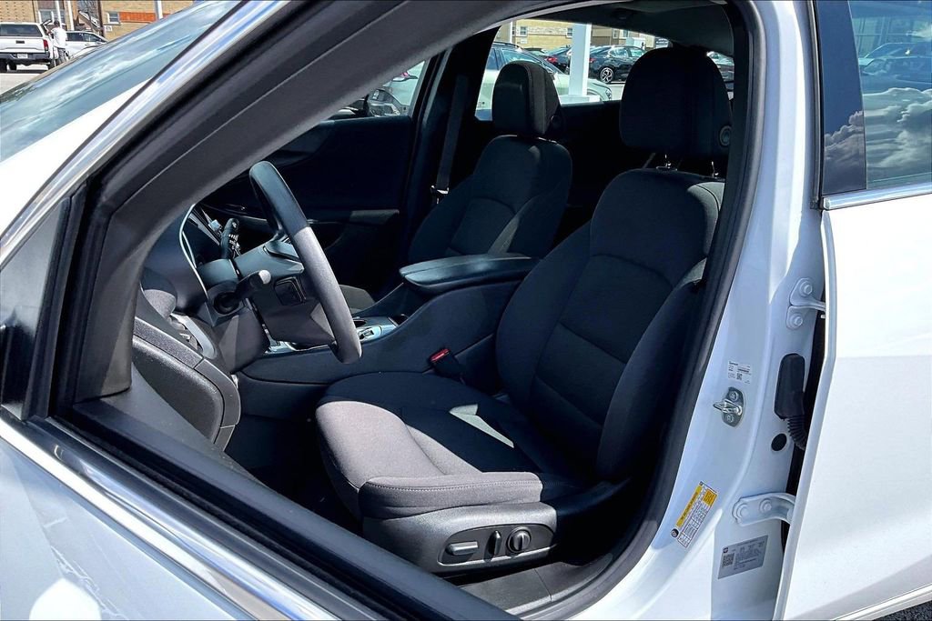 Used 2023 Chevrolet Malibu LT FWD image 24