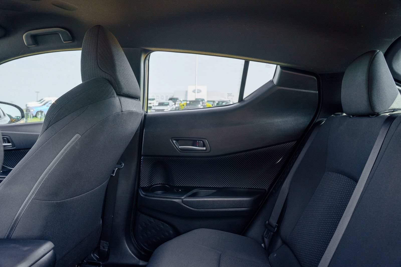 Used 2018 Toyota C-HR XLE FWD image 18
