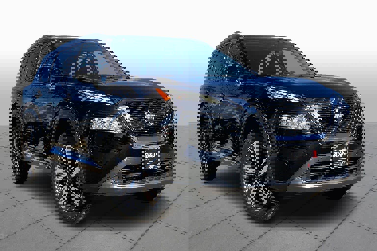 Used 2023 Nissan Rogue SL w/ SL Premium Package image 2