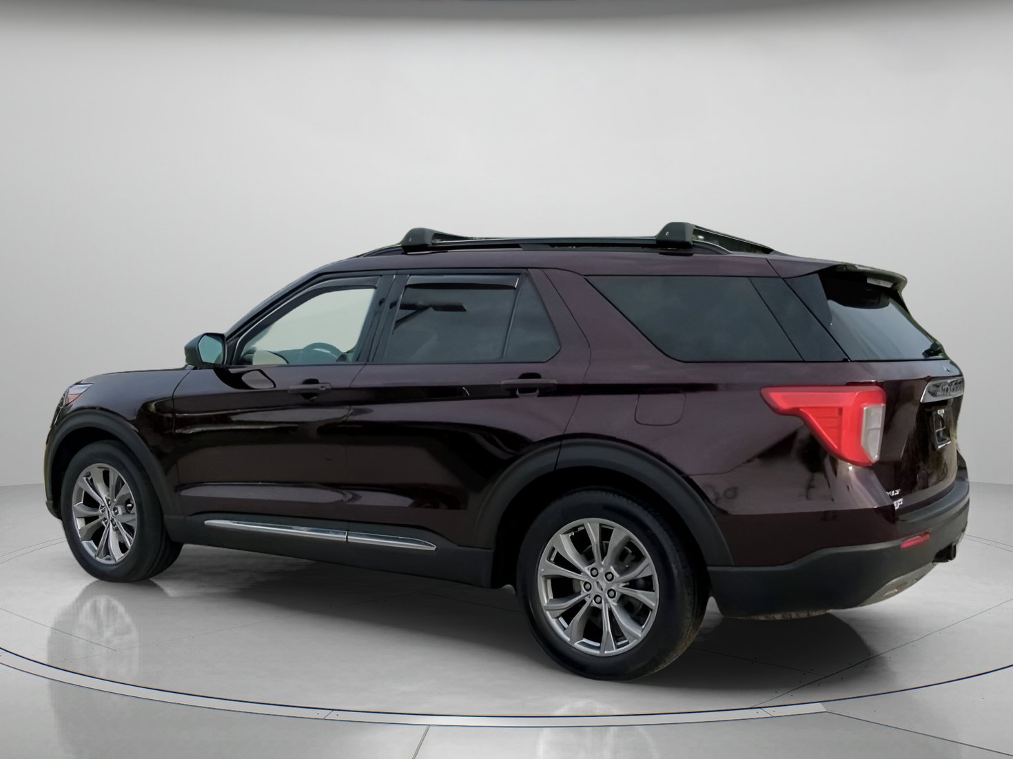 Certified 2022 Ford Explorer XLT w/ Equipment Group 202A RWD image 19