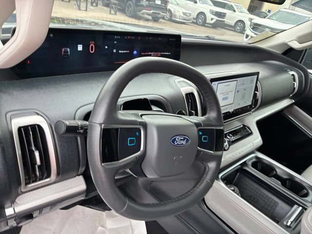 Certified 2025 Ford Expedition Active AWD/4WD image 62