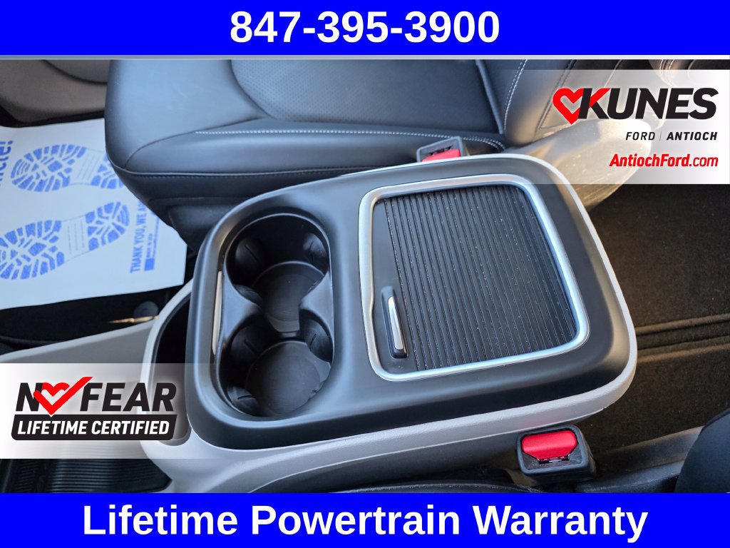 Used 2024 Chrysler Pacifica Touring-L FWD image 38