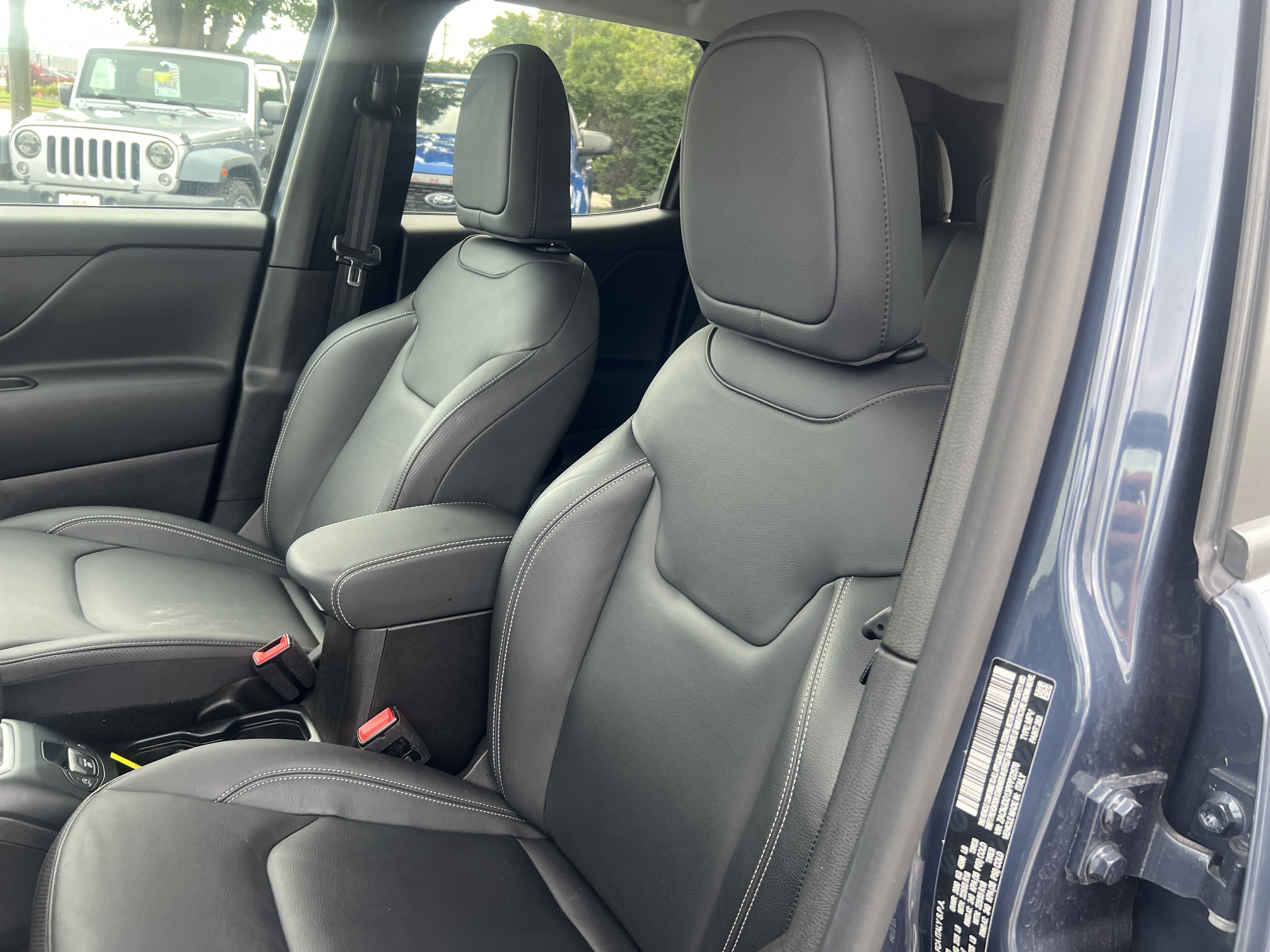 Used 2023 Jeep Renegade Limited AWD/4WD image 9