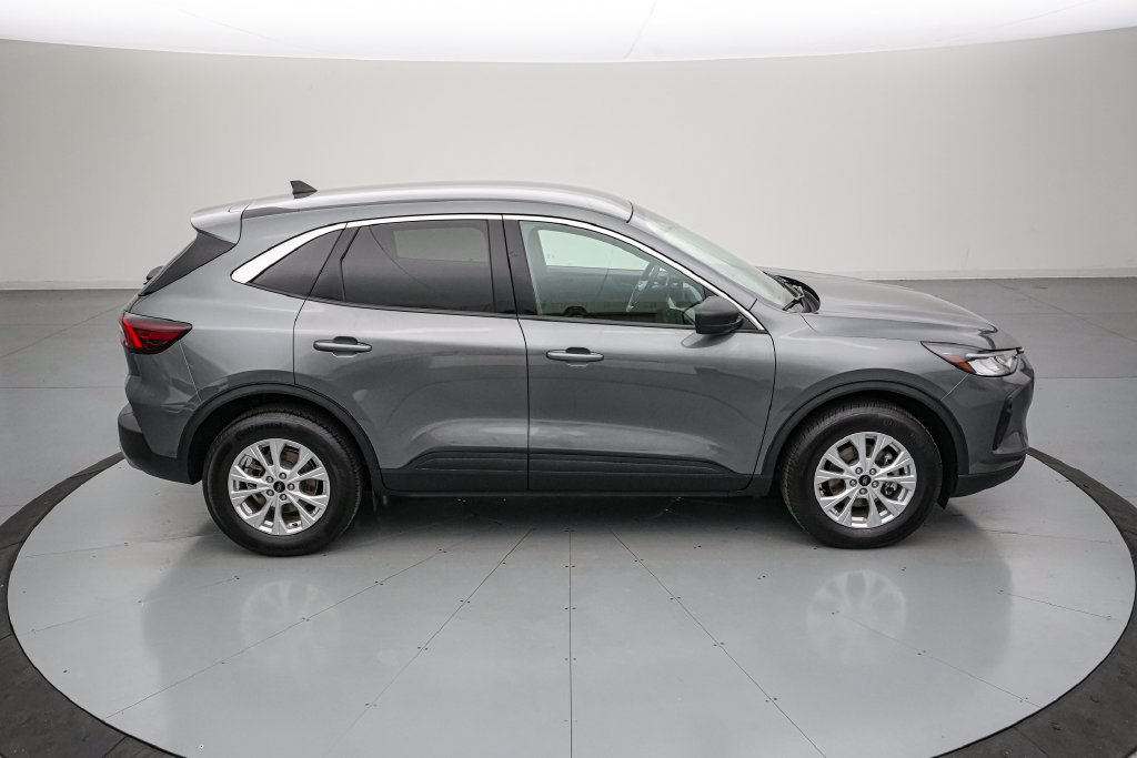 Certified 2023 Ford Escape Active w/ Tech Pack #1 AWD/4WD image 3