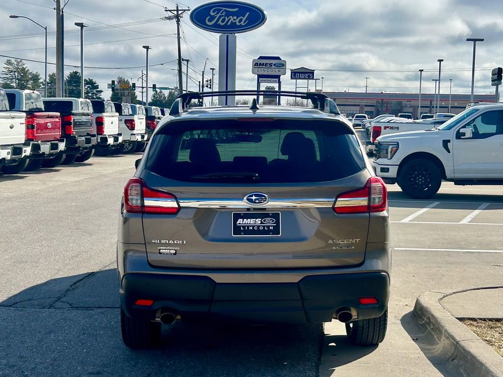 Used 2022 Subaru Ascent Limited w/ Technology Package image 2