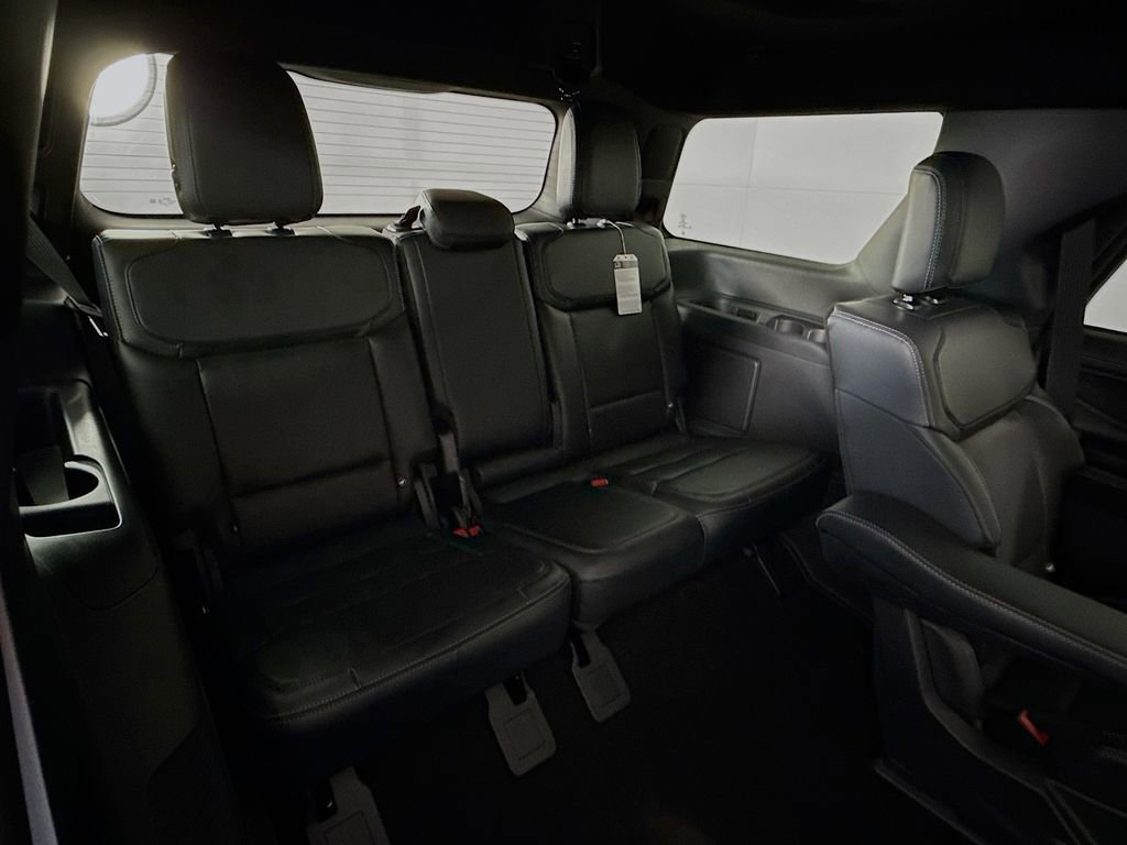 Certified 2025 Ford Expedition Platinum w/ Stealth Performance Package AWD/4WD image 29