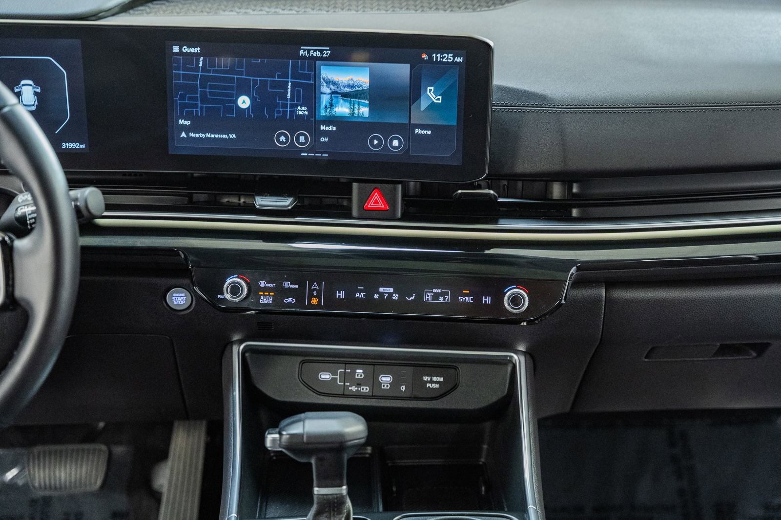 Used 2025 Kia Carnival SX Prestige image 27