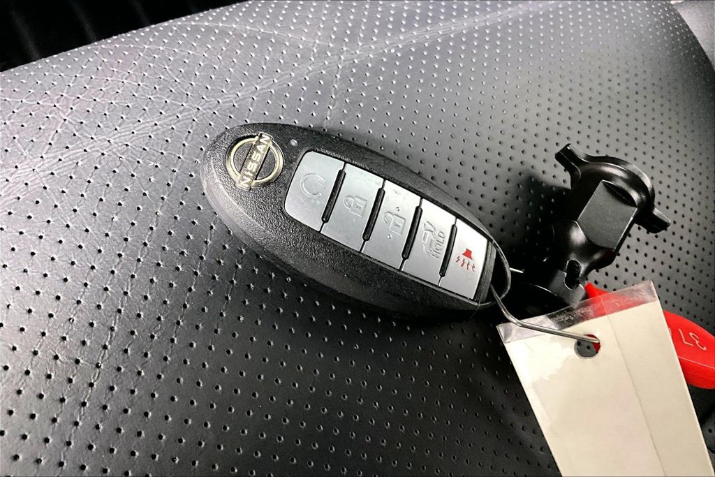 Used 2022 Nissan Rogue Platinum w/ Head-Up Display Package FWD image 10