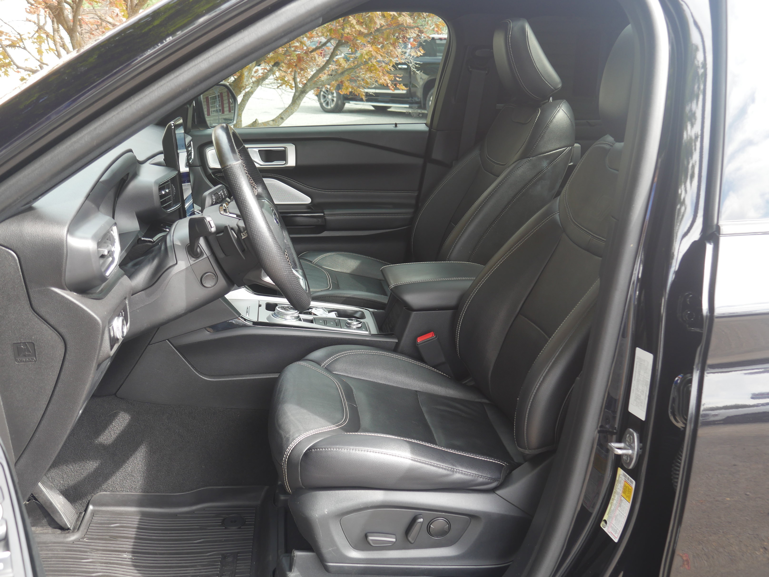 Certified 2023 Ford Explorer ST w/ Technology Package AWD/4WD image 3