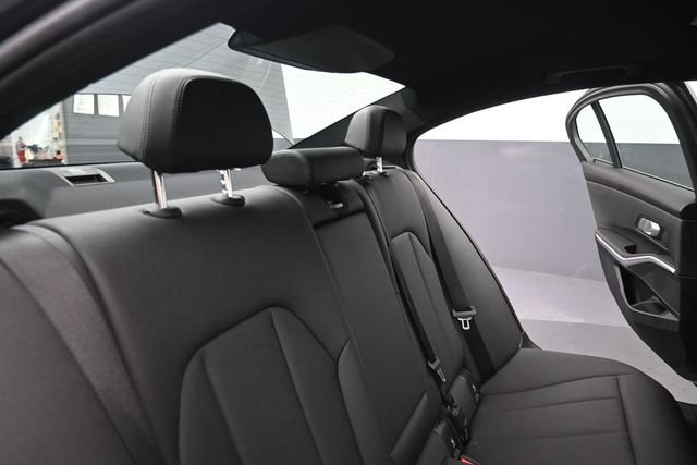 Used 2021 BMW 330i xDrive Sedan w/ M Sport Package AWD/4WD image 26