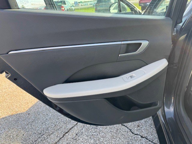 Used 2025 Hyundai Sonata SEL FWD image 23