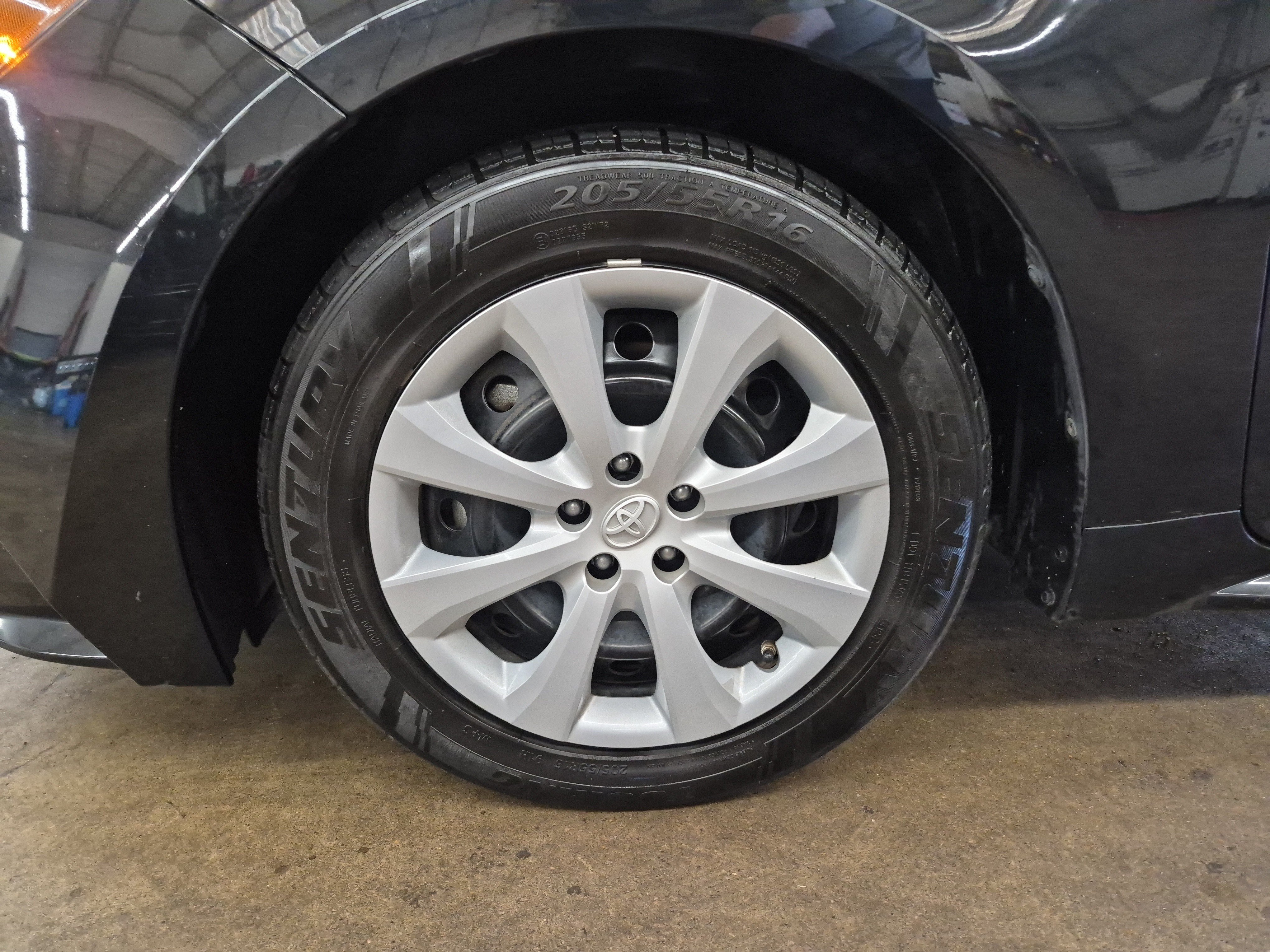 Used 2021 Toyota Corolla LE FWD image 7