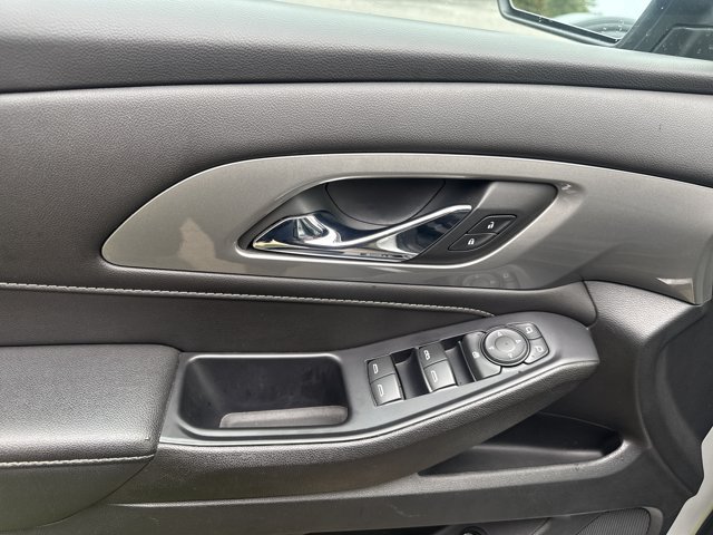 Used 2022 Chevrolet Traverse LT FWD image 11