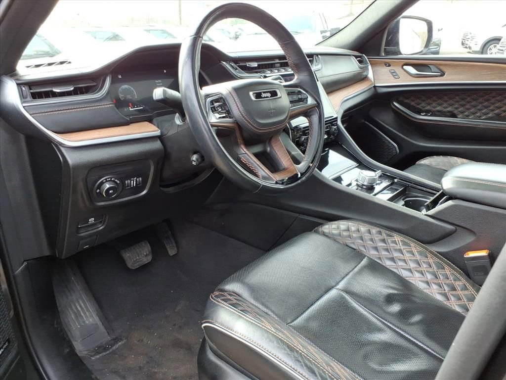 Used 2022 Jeep Grand Cherokee L Summit w/ Luxury Tech Group V image 15