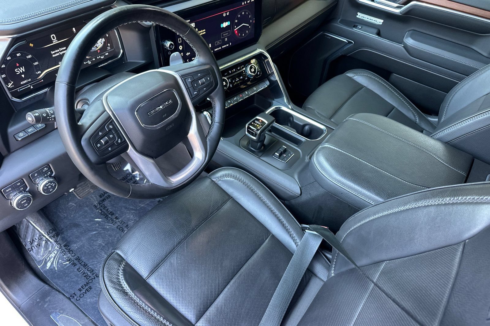 Used 2025 GMC Sierra 1500 Denali w/ Denali Reserve Package AWD/4WD image 10
