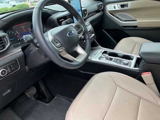 Certified 2024 Ford Explorer Limited w/ Limited Technology Package AWD/4WD image 29