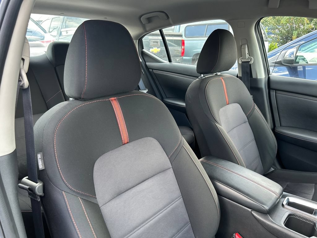 Used 2025 Nissan Sentra SR FWD image 14
