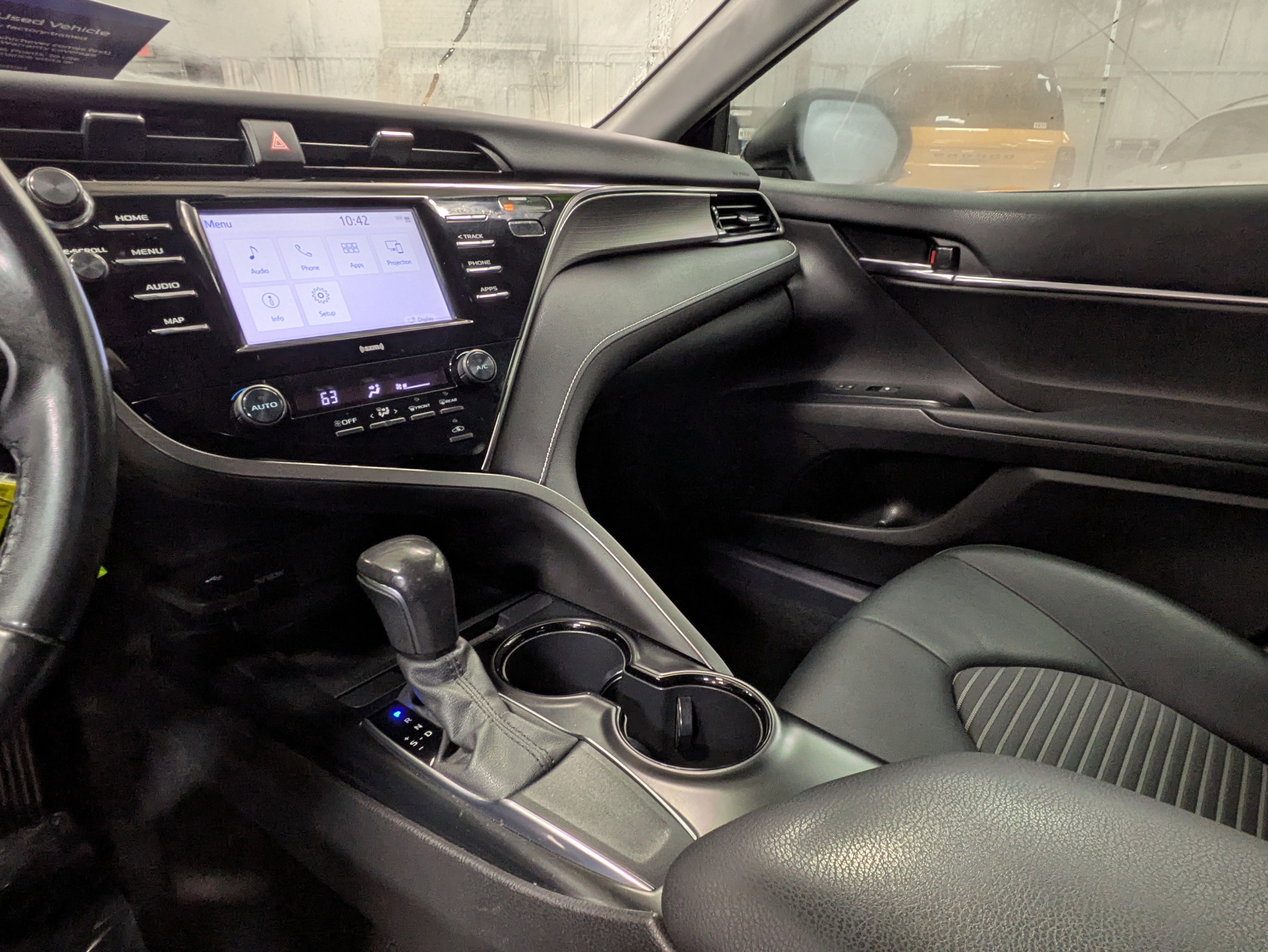 Used 2020 Toyota Camry SE image 30