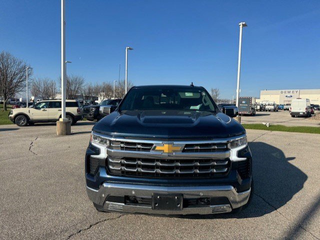Used 2023 Chevrolet Silverado 1500 LTZ image 8