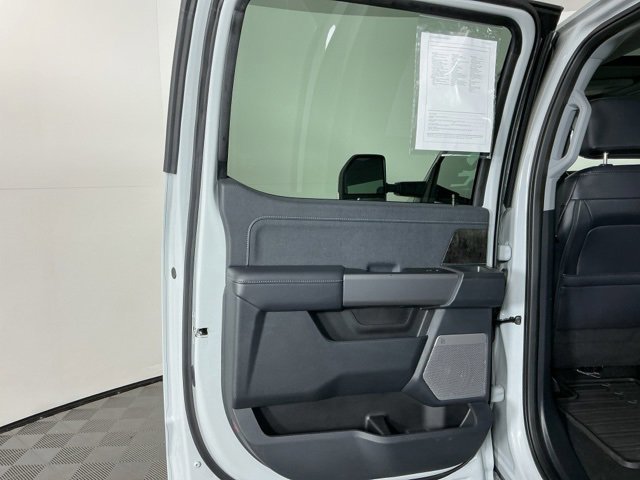 Certified 2025 Ford F350 Lariat w/ Black Appearance Package image 30