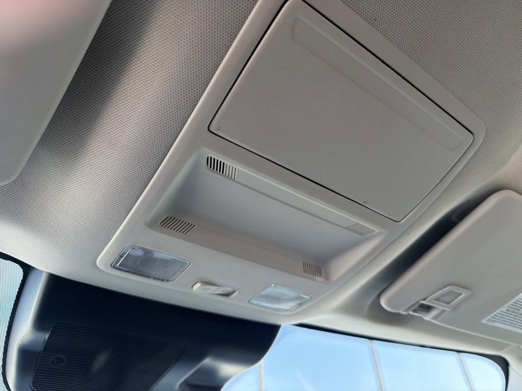 Certified 2024 Ford Maverick XLT w/ XLT Luxury Package image 27