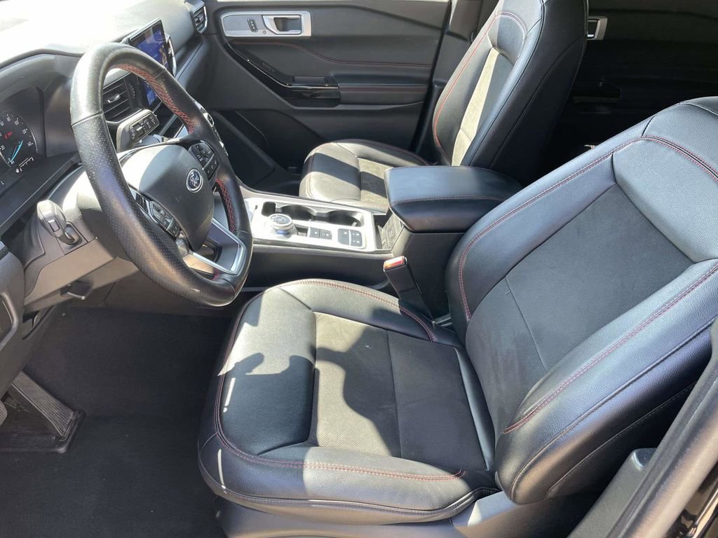 Certified 2023 Ford Explorer ST-Line w/ Class IV Trailer Tow Package image 13