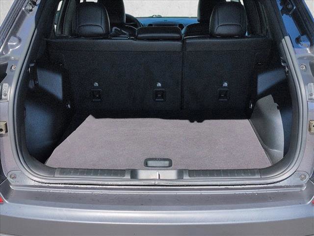 Used 2022 Jeep Cherokee Trailhawk AWD/4WD image 9