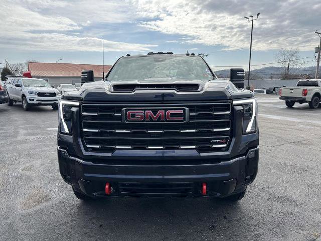 Used 2025 GMC Sierra 2500 AT4 w/ AT4 Premium Plus Package image 2