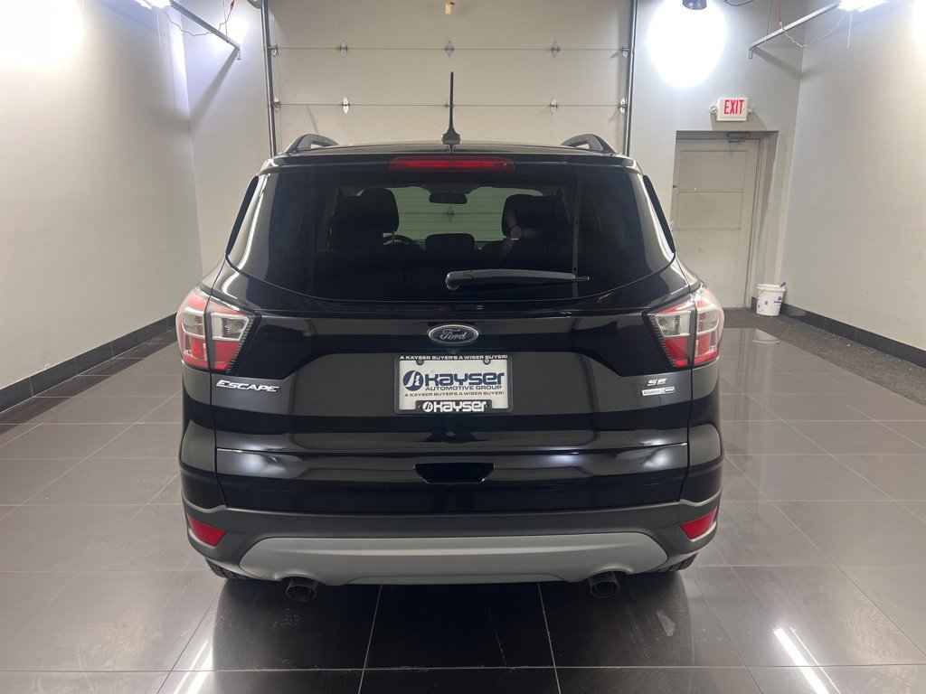 Certified 2018 Ford Escape SE w/ SE Sync 3 Package image 5