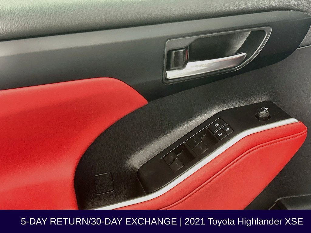 Used 2021 Toyota Highlander XSE AWD/4WD image 24
