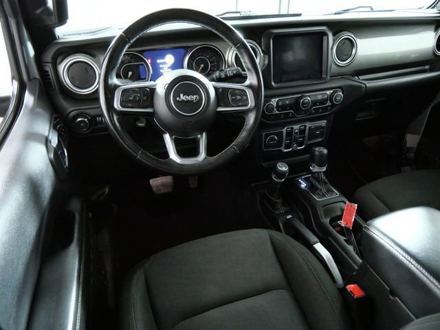 Used 2018 Jeep Wrangler Unlimited Sahara AWD/4WD image 8