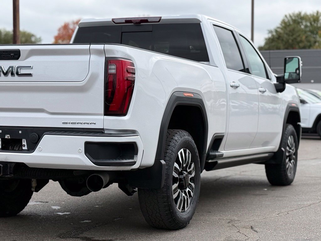 Used 2024 GMC Sierra 3500 Denali Ultimate w/ LPO, GMC Protection Package AWD/4WD image 45