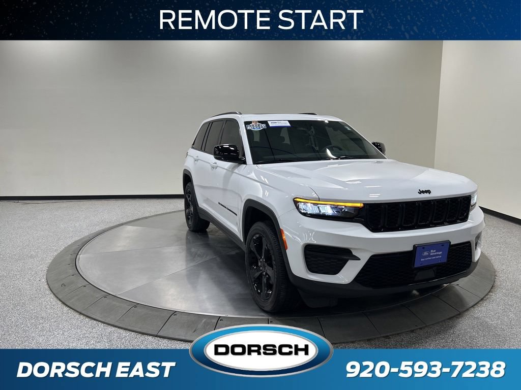 Used 2023 Jeep Grand Cherokee Altitude AWD/4WD image 4
