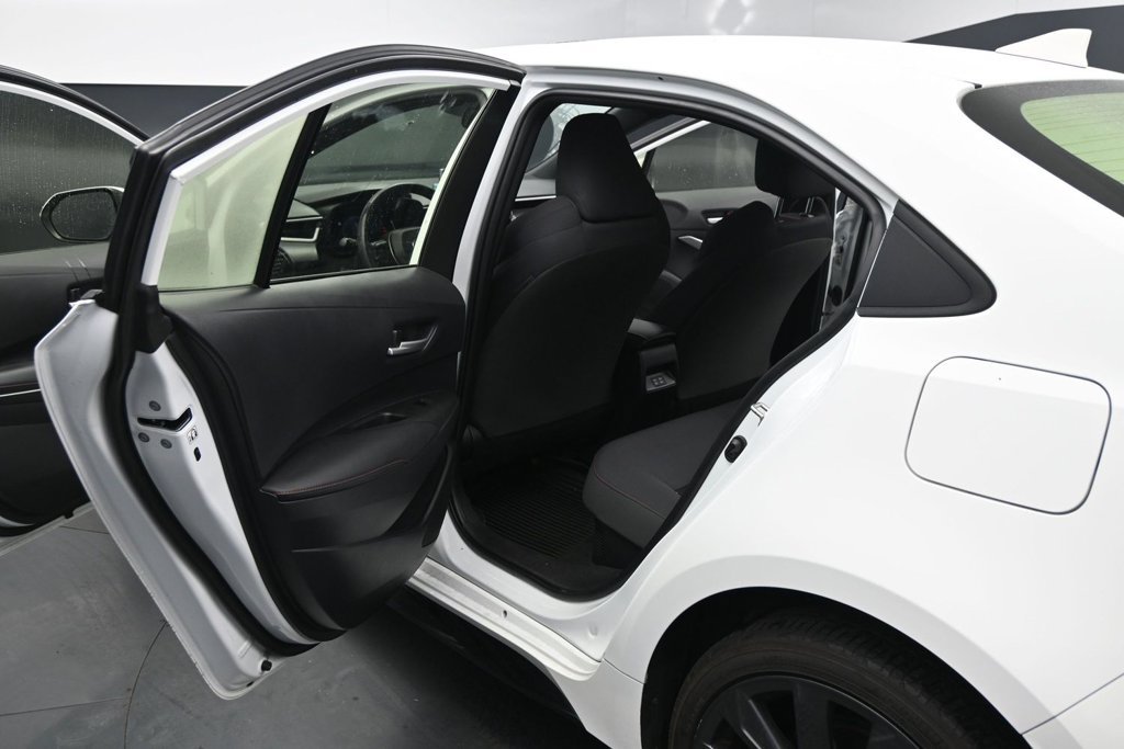 Used 2025 Toyota Corolla SE w/ SE Premium Package FWD image 18