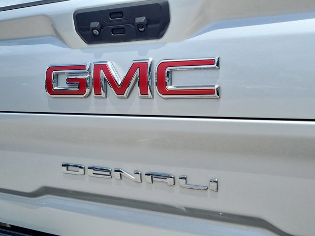 Used 2022 GMC Sierra 3500 Denali w/ Denali Ultimate Package AWD/4WD image 11