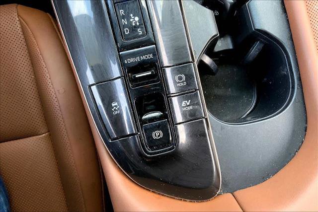 Used 2025 Toyota Crown Signia w/ Advanced Technology Package image 33