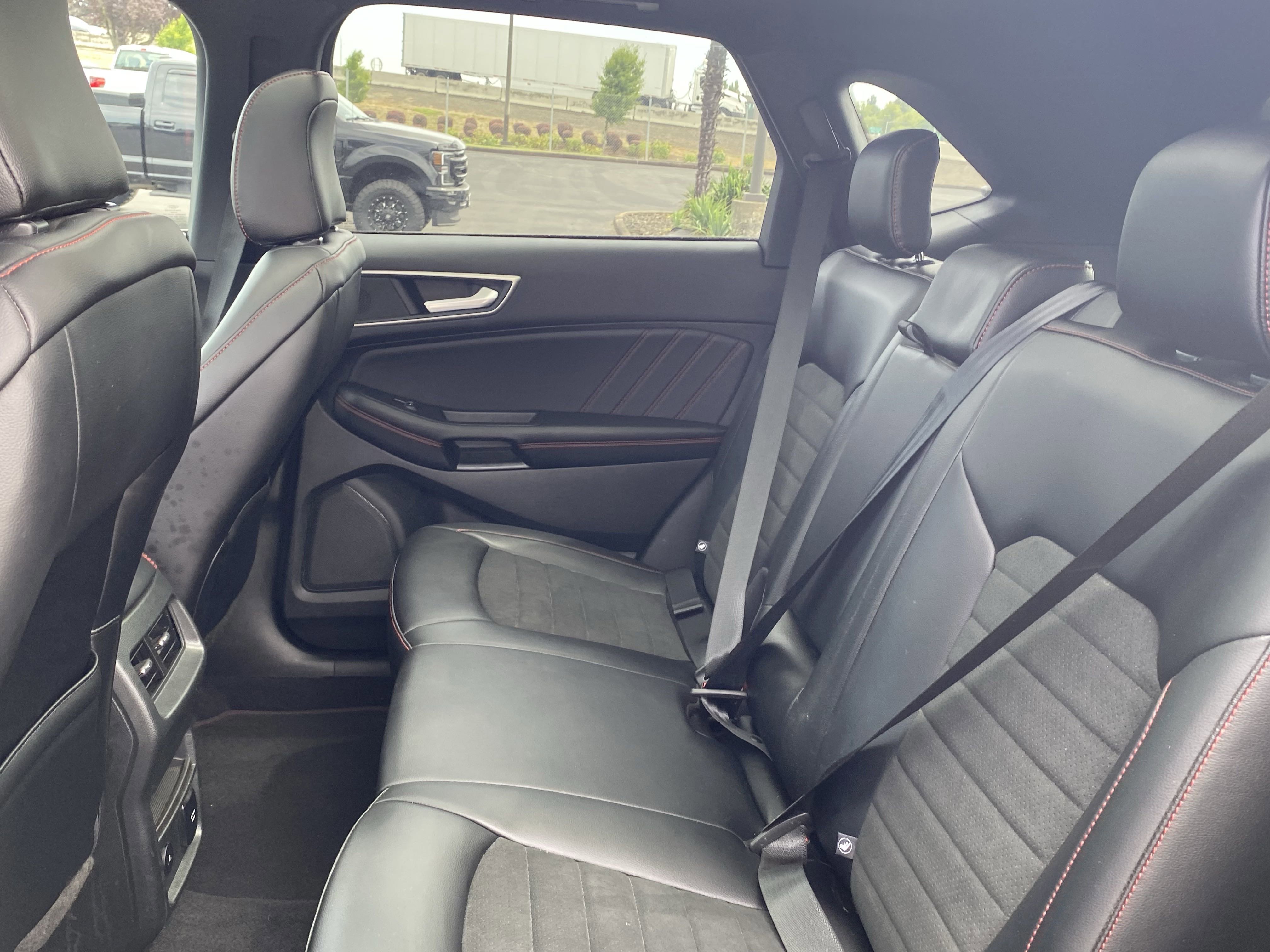 Certified 2023 Ford Edge ST-Line image 11