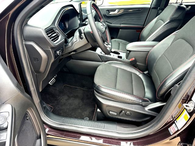 Certified 2023 Ford Escape ST-Line Select w/ Tech Pack #2 AWD/4WD image 8