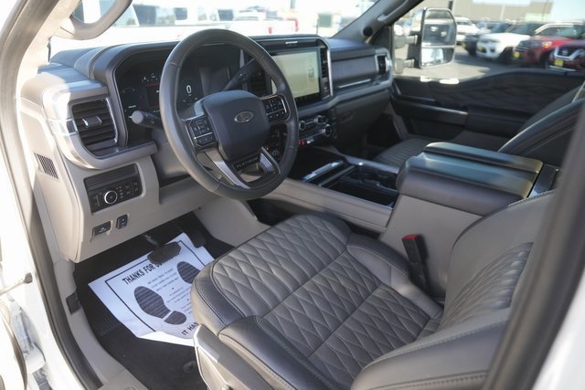 Certified 2025 Ford F250 Platinum w/ Platinum Plus Package image 8