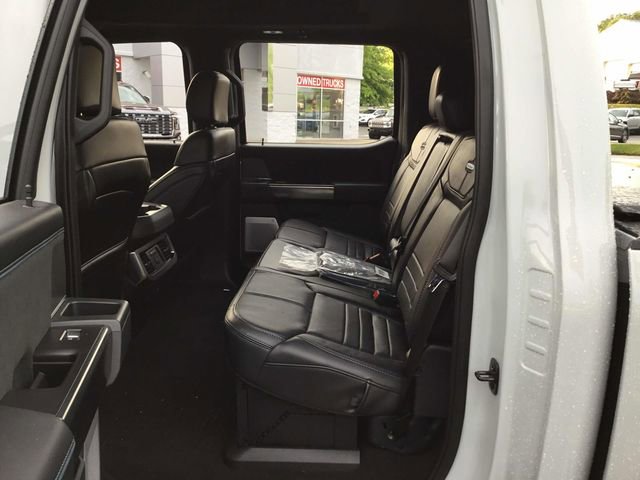 Certified 2025 Ford F450 Platinum w/ FX4 Off-Road Package AWD/4WD image 11