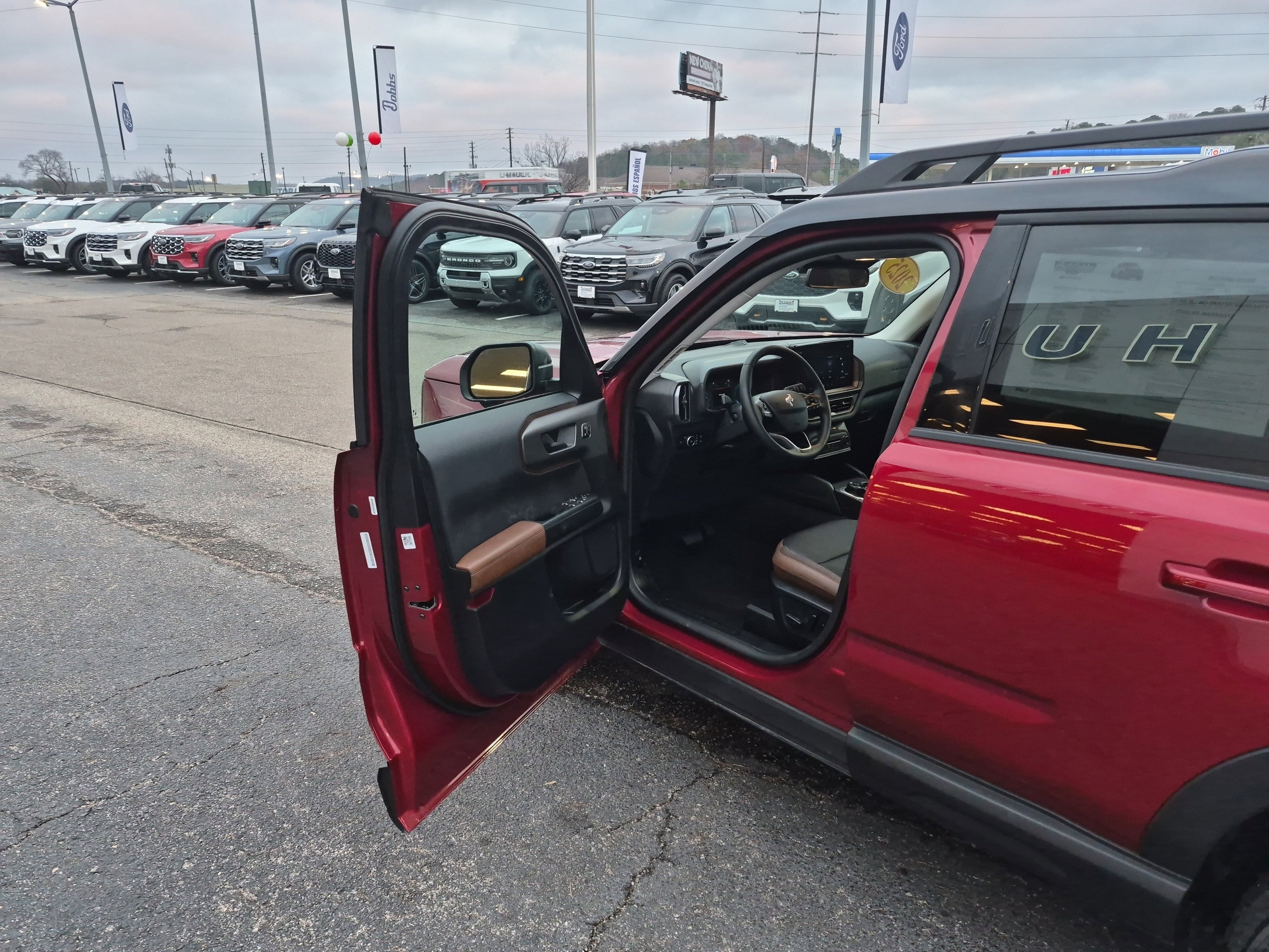 Certified 2025 Ford Bronco Sport Outer Banks w/ Outer Banks Tech Package+ image 9